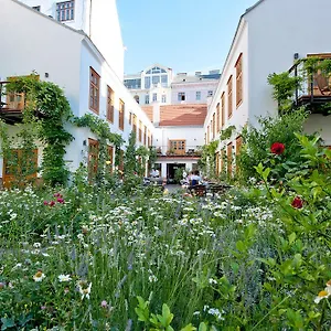 https://schreiners-essen-und-wohnen.vienna-besthotels.com