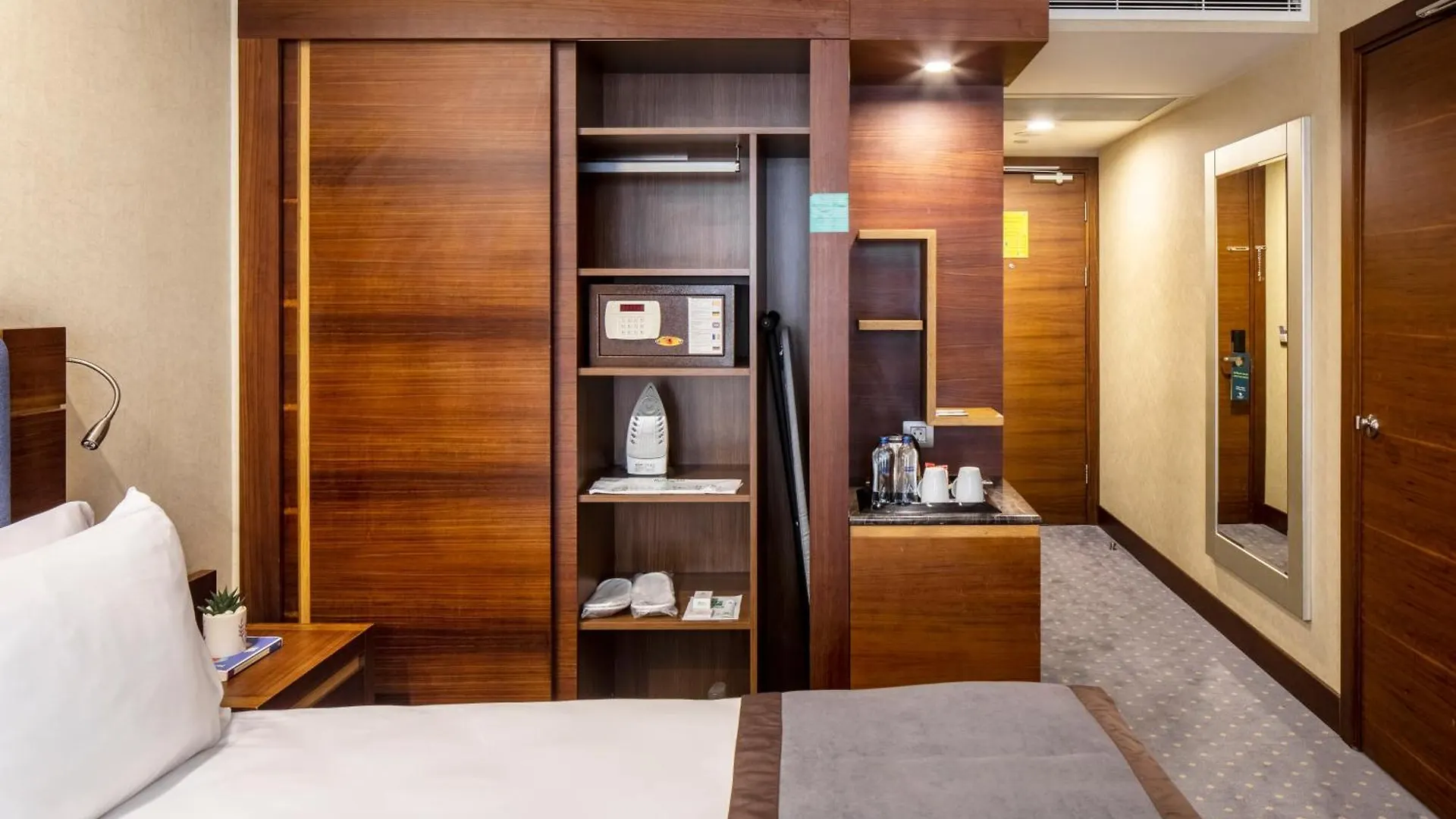 Hotel Holiday Inn Sisli By Ihg Istanboel