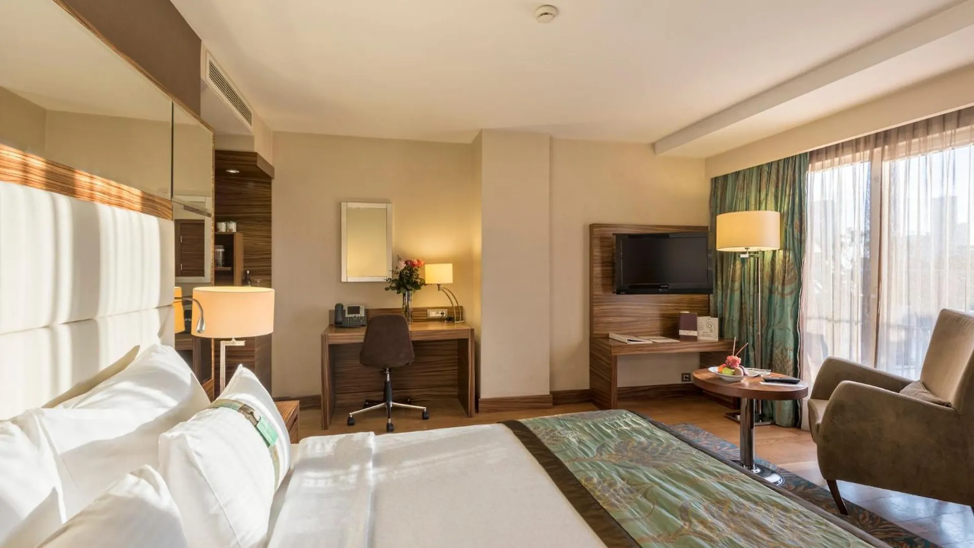 Hotel Holiday Inn Sisli By Ihg Istanboel